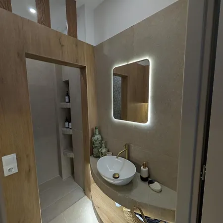 Eriad - Calm Luxury In The Centre Patras