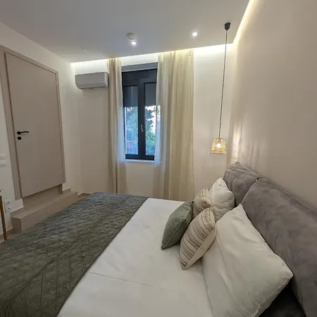 Eriad - Calm Luxury In The Centre Apartment Patras