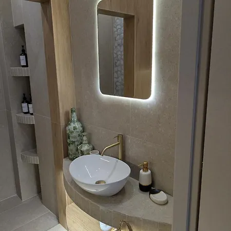 Eriad - Calm Luxury In The Centre